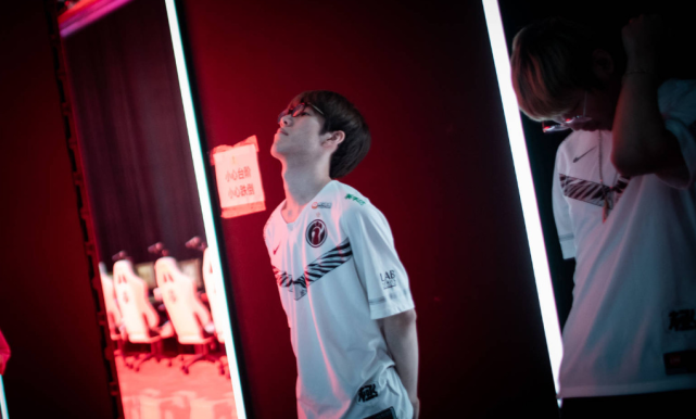 都会伴随着 都会伴随着